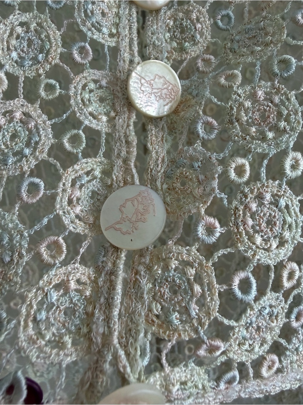 Vintage Chloe intricate Lace Button-Front Top in Cream - Picture 4 of 5